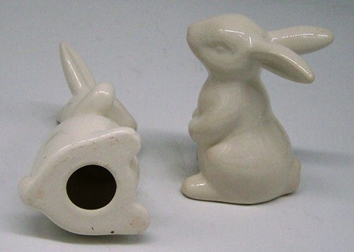 EXCLUSIVE PAIR OF EASTER BUNNY RABBITS WHITE CERAMIC PORCELAIN FIGURINES -SEALED - Imagen 3 de 4