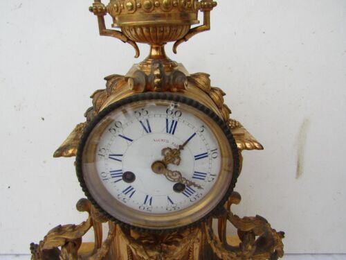 ancienne horloge en bronze de style louis 16 - Foto 3 di 9
