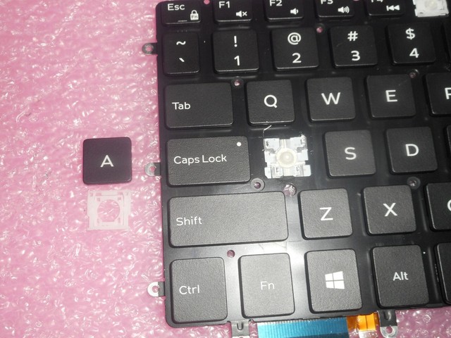 SINGLE KEY CAP+CLIP DELL Inspiron 15 7547 7548 P//N DKDXH MODEL PK1316I1A00 CHF06