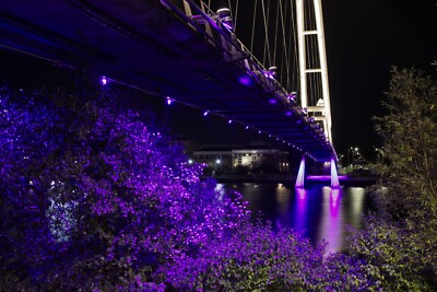 INFINITY BRIDGE STOCKTON-ON-TEES UK - 30''x20'' LEINWAND - LANDSCHAFTSFOTOGRAFIE