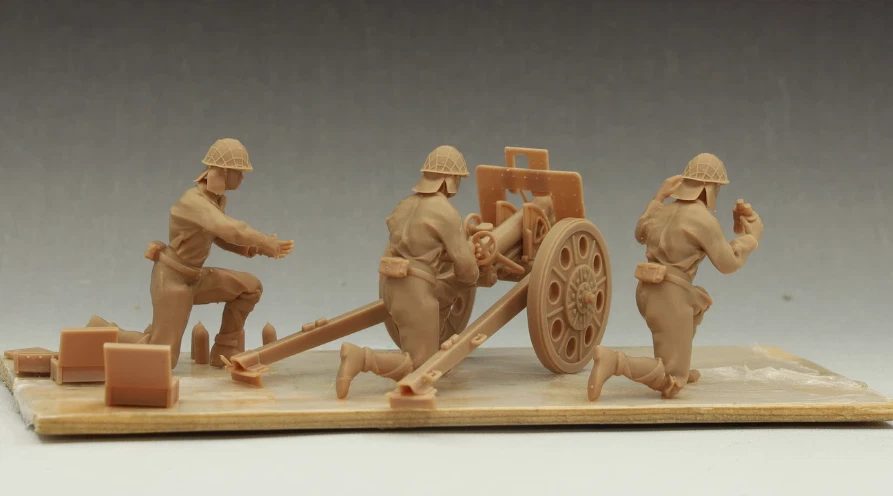 1/35 Resin Japanese 92-type Howitzer Crew of 3 Unpainted-- - Image 2 of 3