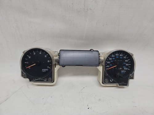 Jeep Wrangler YJ 92-95 Speedometer Tachometer Gauge Cluster 141K OEM