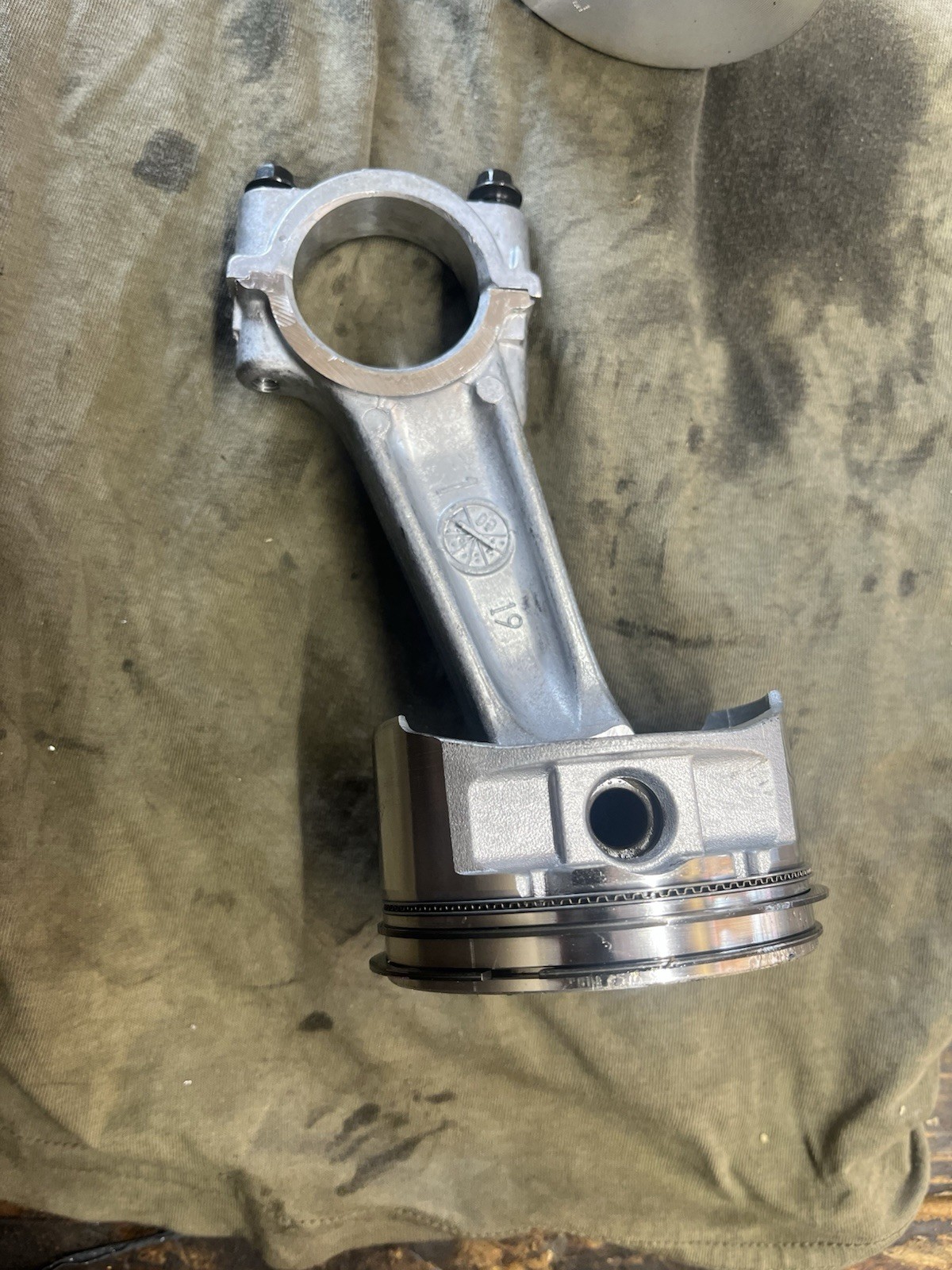 Briggs & Stratton Piston And Rod 25HP Connecting Rod Excellent Condition!