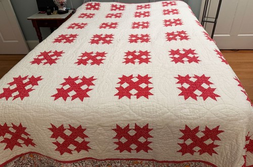 Vintage Antique Handmade Red and White Quilt  ZZ662