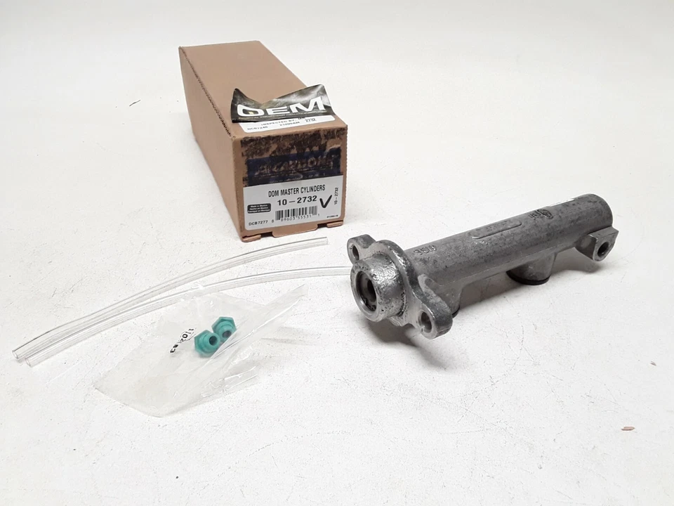 Cilindro mestre de freio Cardone Reman para Ford Taurus compatível com Mercury Sable 1996-2002 - Imagem 2 de 4