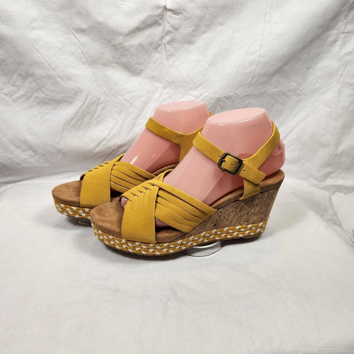 Yellow gold wedges sale