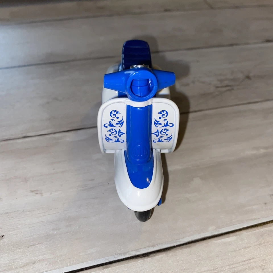 VESPA SS 4363 MOTORCYCLE BIKE DIECAST TOY SUNNY MODEL 1: 18 Collectible - Image 2 of 4