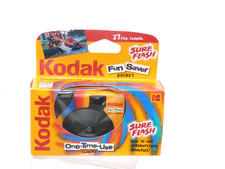 Kodak Fun Saver 35mm Flash Disposable Camera   One Time Use ISO-800 27 Exp 6/99