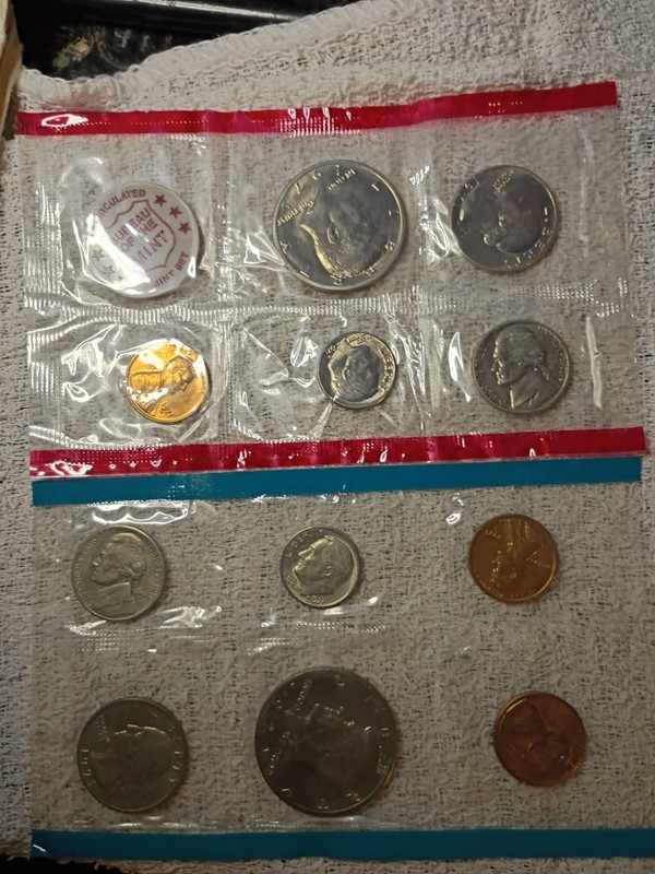 1971 Proof Set of 5 Coins P and D Mint. United States Mint Proof Set