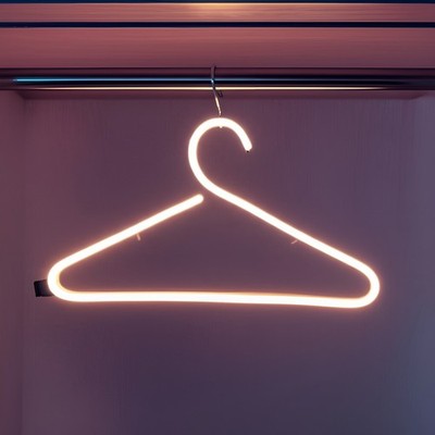 Kleiderbügel LED Neon Schild Licht Deko USB dimmbar Boutique Ankleidezimmer