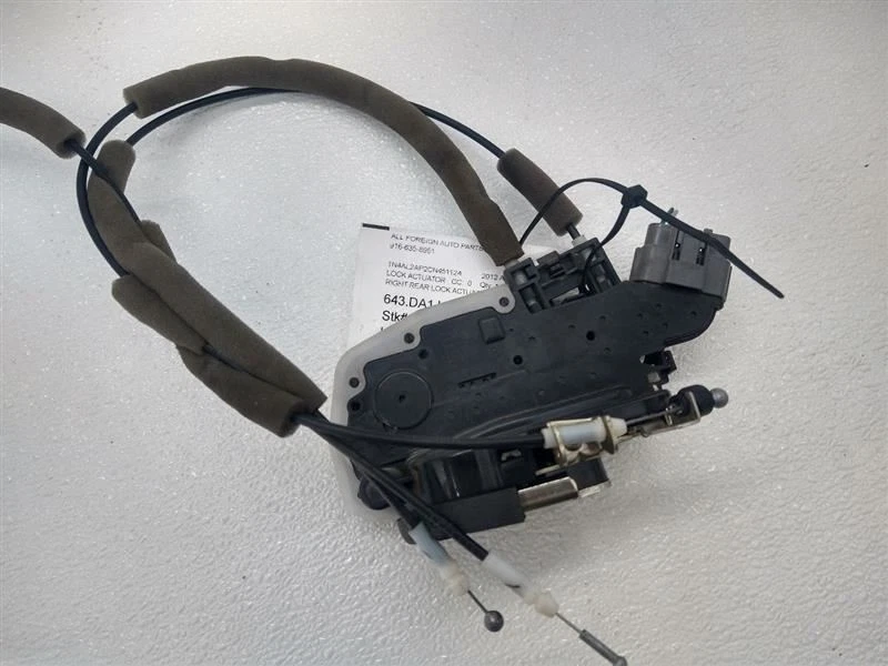 Nissan Altima 2012 actuador de bloqueo trasero derecho OEM Foto 2 de 4