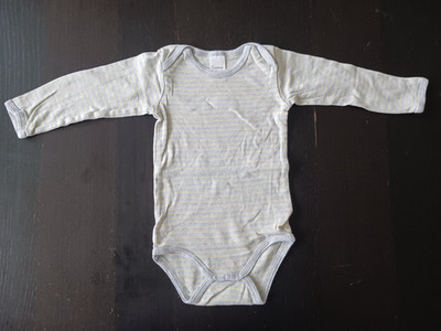 Body Langarm Junge Gr. 86/92, Hellgrau/Gelb, gestreift, von impidimpi, gebraucht