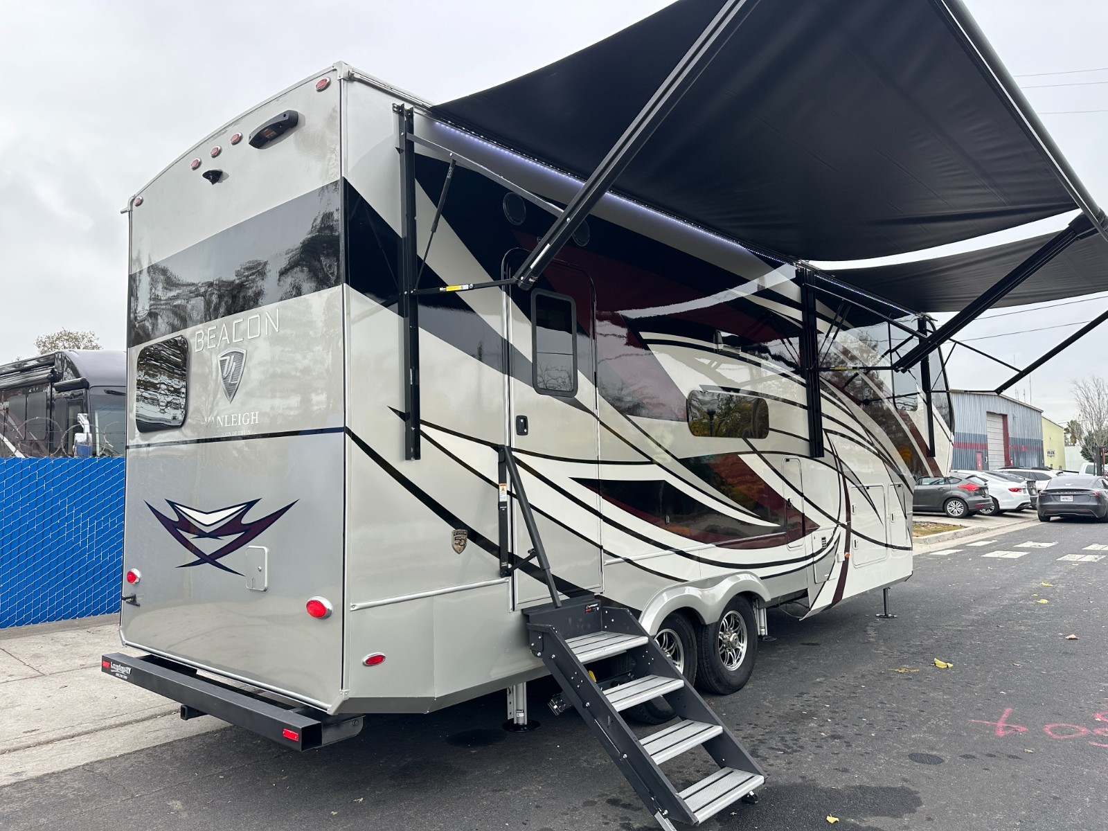 2022 VANLEIGH BEACON 32RLB LUXURY FIFTH WHEEL TRAILER "TIFFIN"