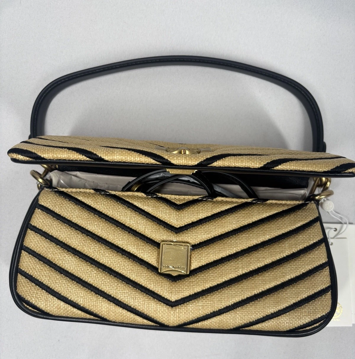 Borsa a tracolla Tory Burch Kira in morbida patta piccola colore naturale e nero