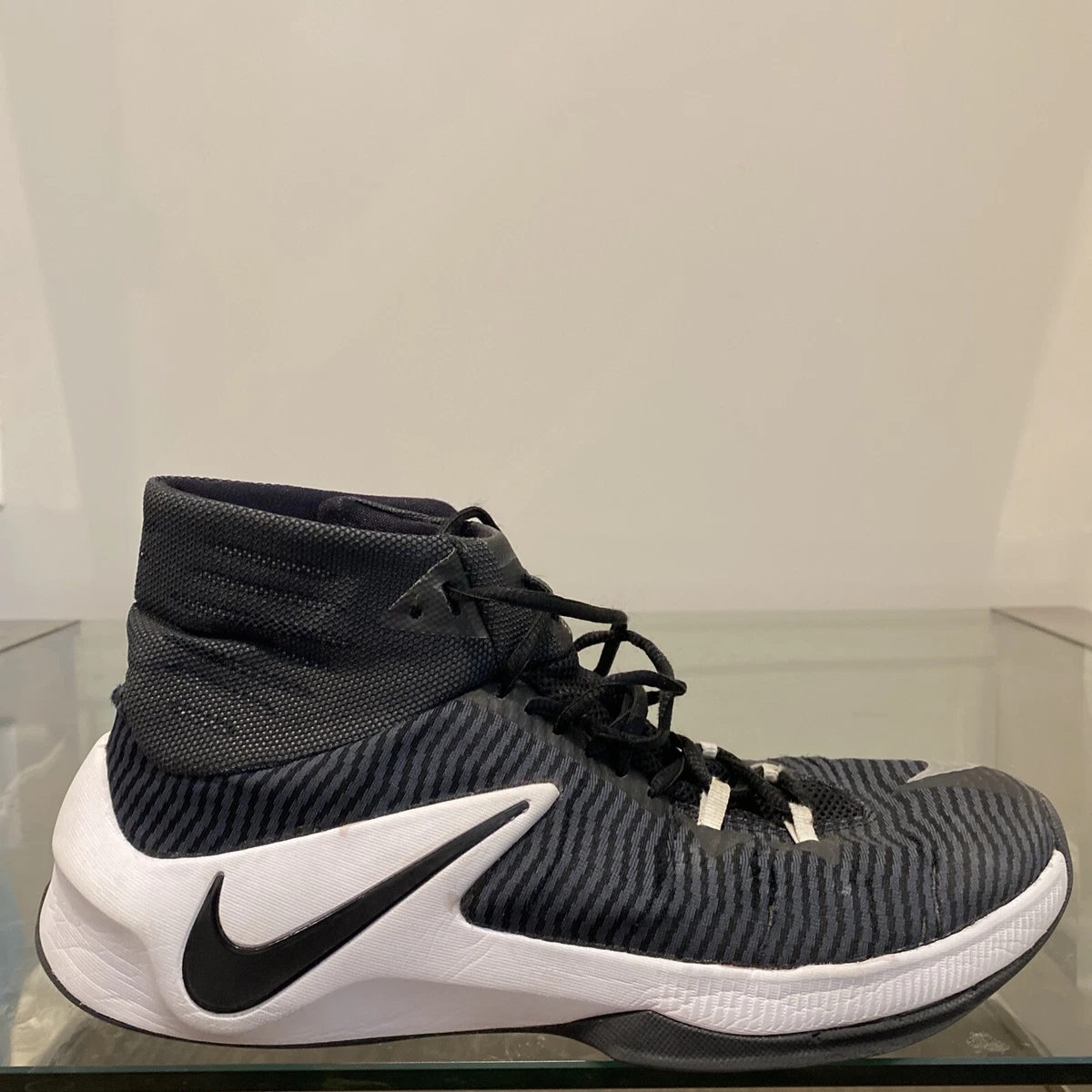 Nike Zoom Clearout basketball shoes size US9.5, Men's Fashion