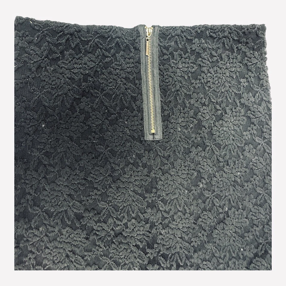 Falda lápiz Love 21 para mujer mediana negra de encaje Foto 4 de 4