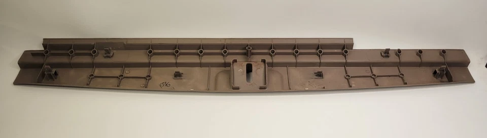 2004 斯巴鲁内陆升降门装饰磨损板 — 第 2/4 张图片