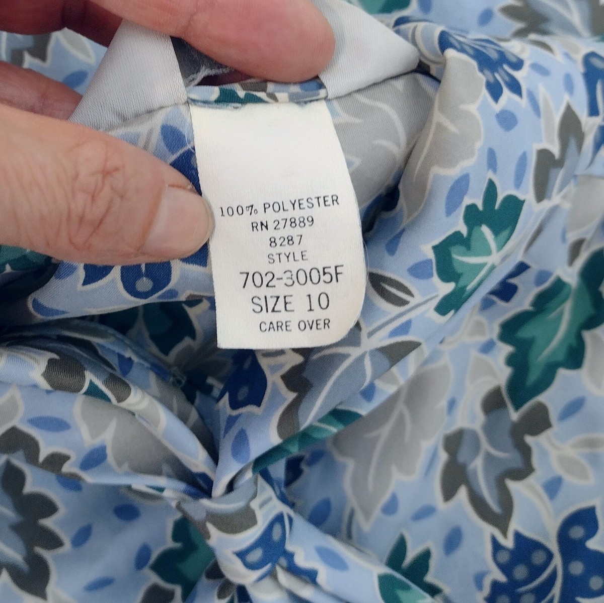 VTG Alicia Blouse Long Sleeve Blue Leaf Print Front Bow Tie Top