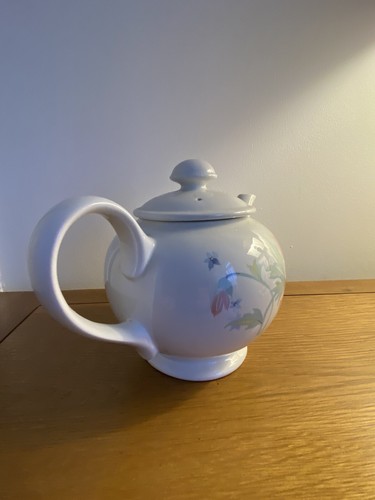 English Flower White Tea Pot - Picture 2 of 12