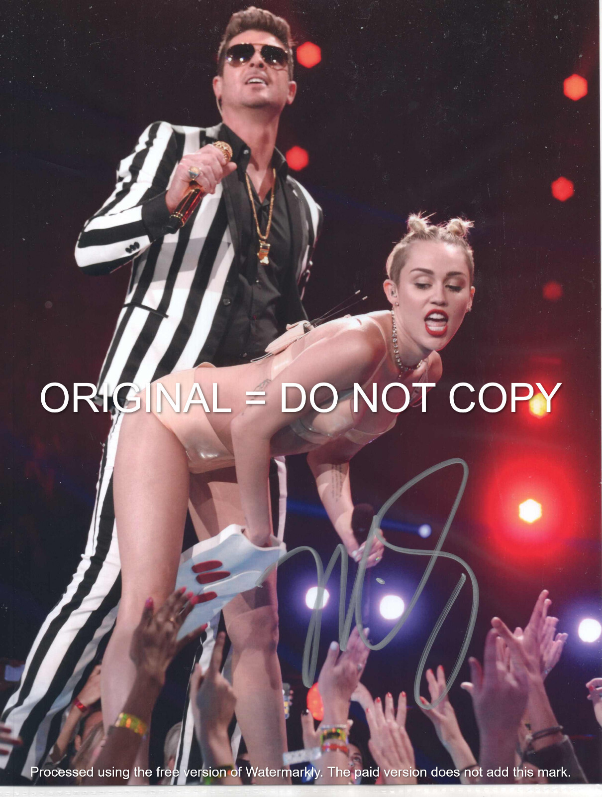 MILEY CYRUS - SUPER SEXY  HANNA MONTANA - HAND SIGNED AUTOGRAPHED PHOTO WITH COA