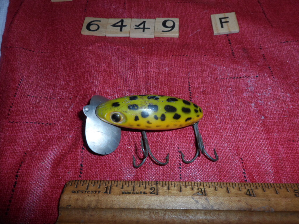 T6449 F ARBOGAST JITTERBUG FISHING LURE BULLFROG COLOR | eBay