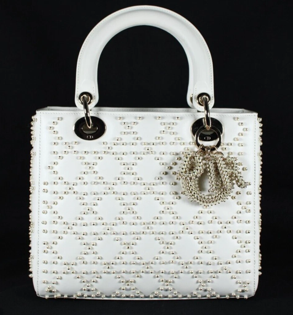 Sac DIOR 9 blanc cassé peau d'agneau PERLE cannage orné charme LADY DIOR