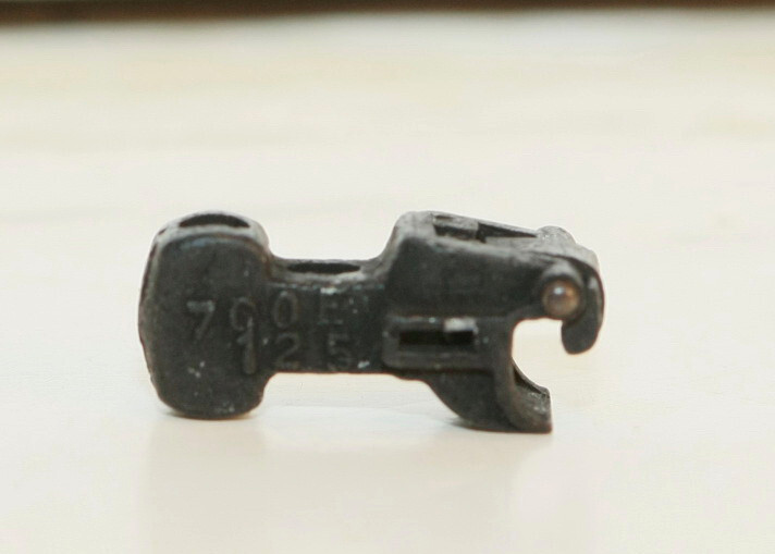 LIONEL O SCALE 700-E FRONT COUPLER