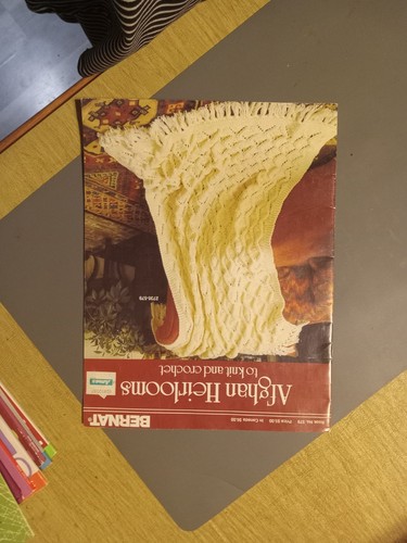 HC knittting book and simply knitting on the edge scarf heirlooms crochetafghan - Picture 18 of 20