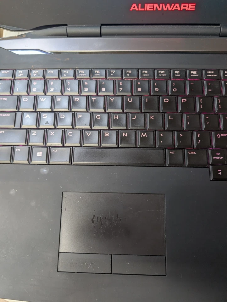 Portátil Alienware 17 ¡Leer descripción! Foto 3 de 4