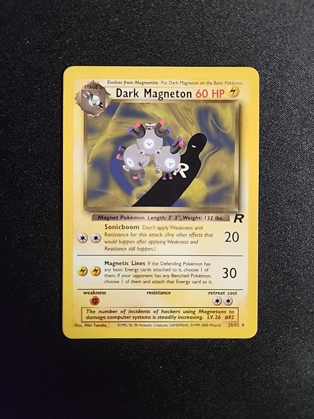 Dark Magneton Rare 28/82 Team Rocket NM Pokemon Card 2000 WOTC TCG