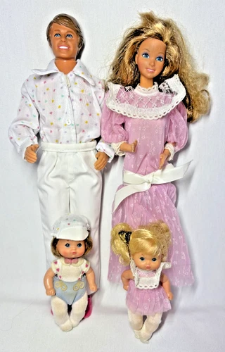 1984 Vintage Mattel THE HEART FAMILY Mom, Dad, Babies + clothes