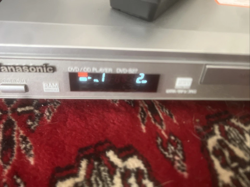 Panasonic DVD-S27 DVD CD Reproductor Nuevo de Lote Antiguo Multiformato con Control Remoto Probado Limpio Foto 2 de 4