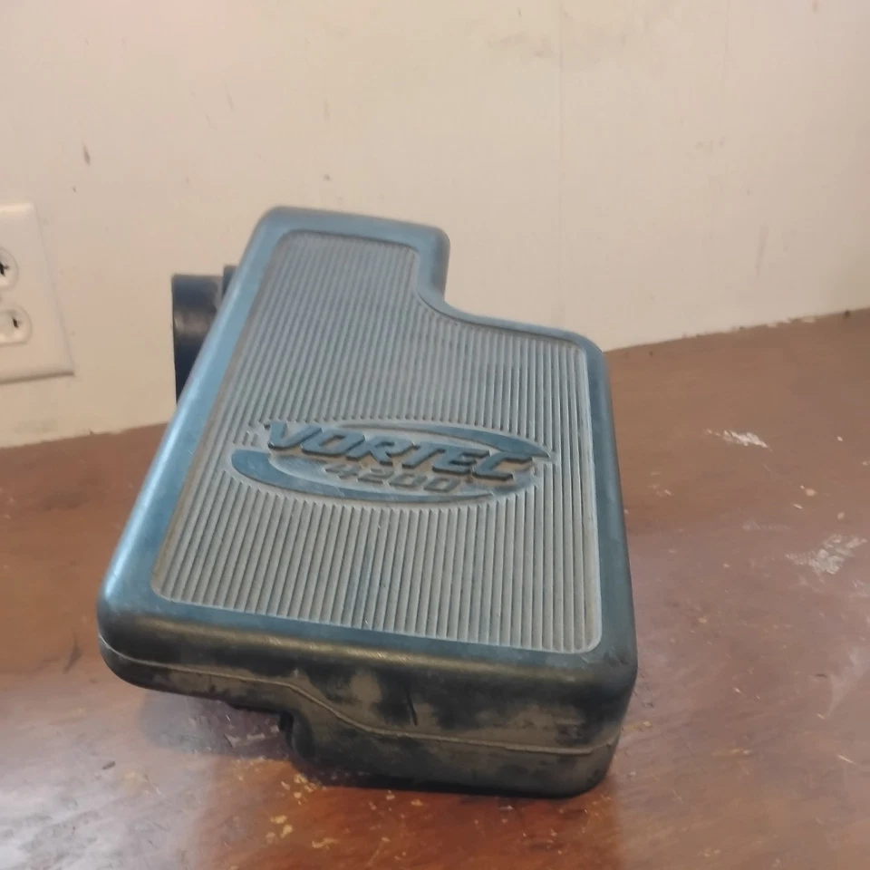 05-09 Chevy Trailblazer EXT 4.2L GM Conjunto de resonador de admisión de filtro de aire 15193558 Foto 2 de 4