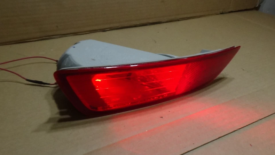 2010-2013 Volvo XC60 Left LH Rear Side Marker Light - Image 2 of 4