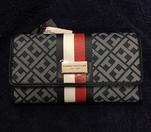 tommy hilfiger wallet ladies