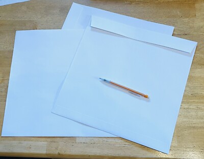 25 JAM Extra Large 13'' x 13'' Square Envelopes White 28-Pound Paper Pack & Store