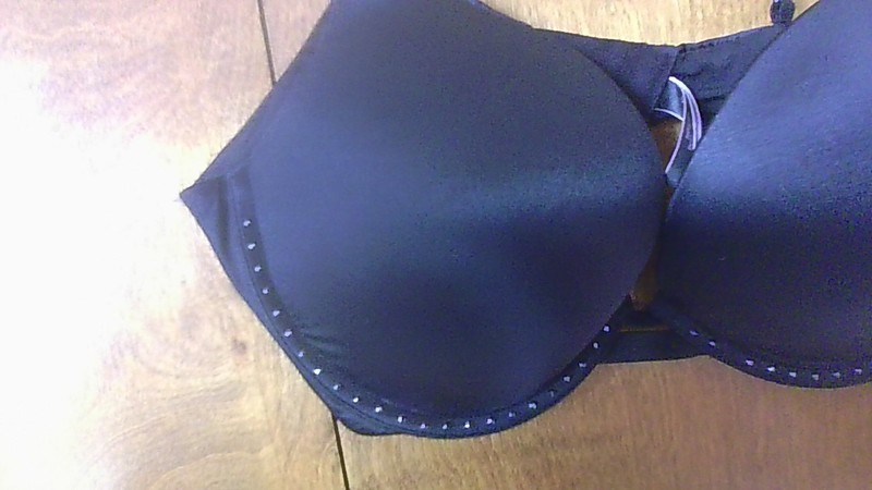 Victoria's Secret Very Sexy PushUp Bra BLING UNDER CUPS BLACK GEMS Size 36C WOW!