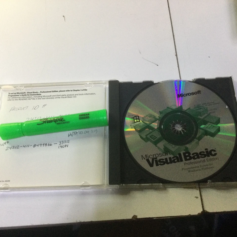 Microsoft Visual Basic Professional Edition 4.0 con llave de CD. Win 95 NT 3.1 Foto 3 de 4