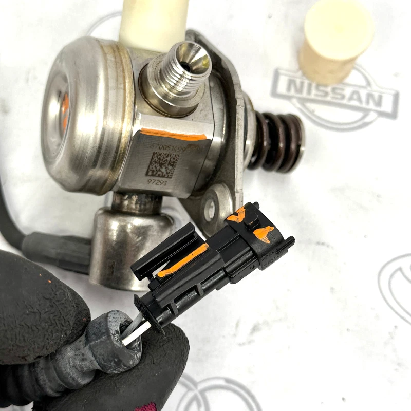 Bomba de combustible de alta presión Alfa Romeo Giulia 2017-2023 2,0 L OEM 6836940AA Foto 2 de 4