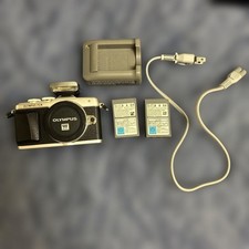 Junk OLYMPUS PEN E-PL7 mirrorless camera body and lens set