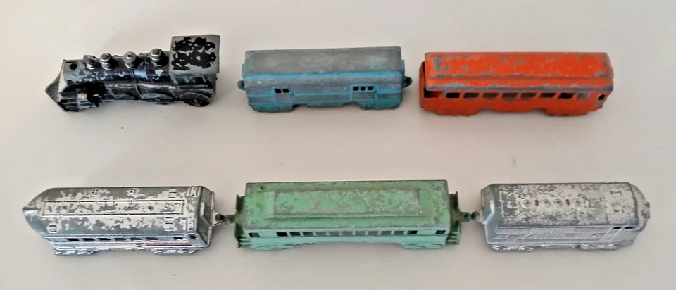 MIDGETOYS Pressed Steel Train Set 6 Pieces 3.5"L - 5"L - Image 3 of 4