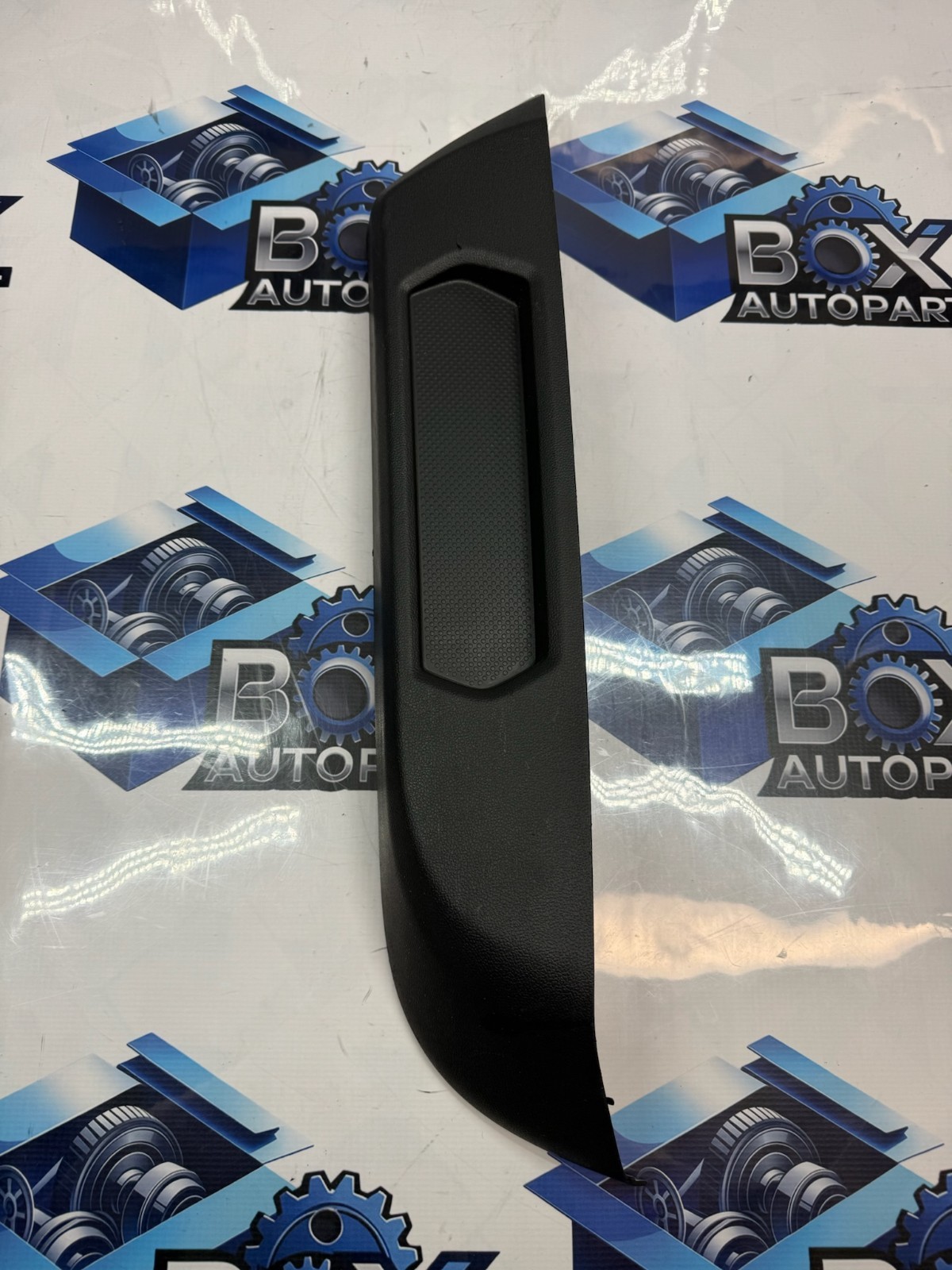 2018-2024 VOLKSWAGEN TIGUAN REAR RIGHT SIDE QUARTER PANEL SHELF COVER TRIM OEM