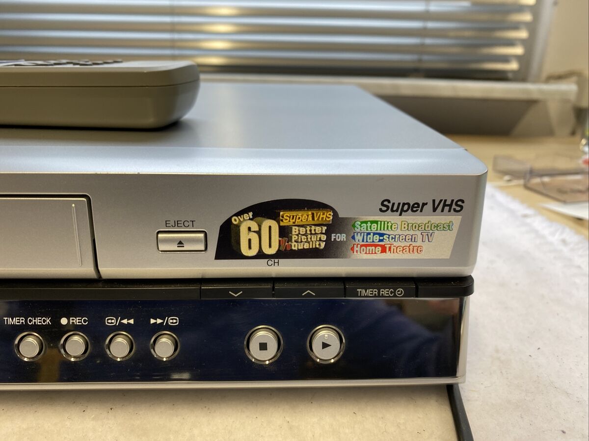Panasonic NV-SV120 S-VHS ET High-End Videorecorder 3DNR + FB Panasonic NV-SV120 S-VHS ET High-End Videorecorder 3DNR + FB