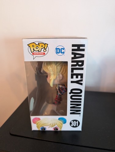 Funko Pop! Harley Quinn #301 DC Super Heroes edición especial - Imagen 2 de 6