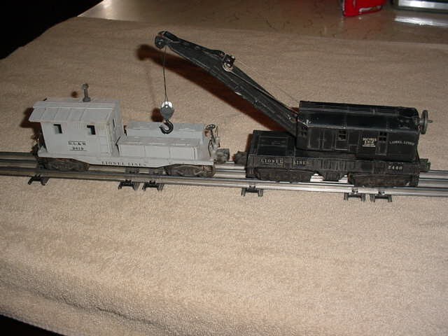 LIONEL ERIE BUCYRUS CRANE # 2460 + DL&W WORK CABOOSE # 2419     0-027