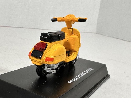 1978 VESPA P200E Vintage 1:32 Scale Model in Original Display Case/Box Piaggio - Picture 10 of 12