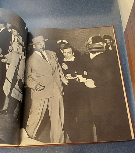 THE TORCH IS PASSED.. The Death Of A President JFK Associated Press Book Vintage - Picture 6 of 8