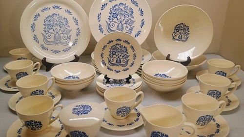 Knowles Provincial Bouquet - 44 Piece Set - Service For 8 - Blue Kalla Design - Picture 3 of 8