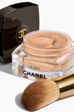 CHANEL SUBLIMAGE LE TEINT Ultimate Radiance-Generating Cream Foundation 30 Beige