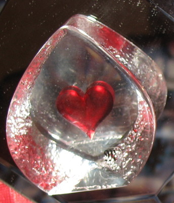 SIGNED - NEW - MATS JONASSON ART GLASS SCULPTURE HEART IN